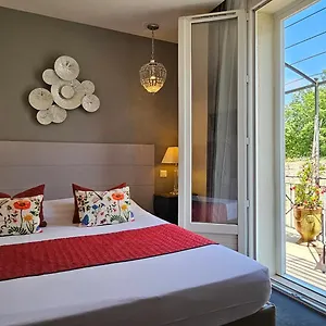 Brit Acacias Hotel